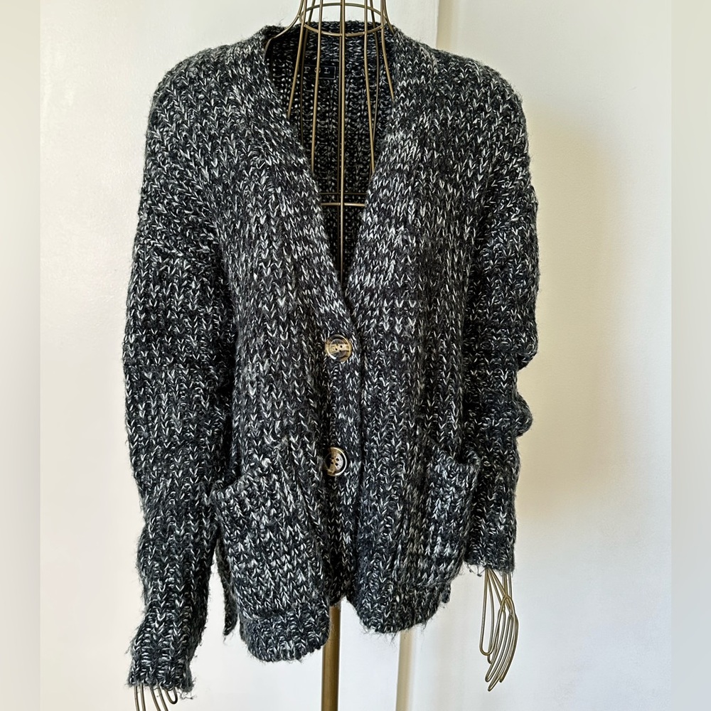 POL Clothing Cardigan, EUC